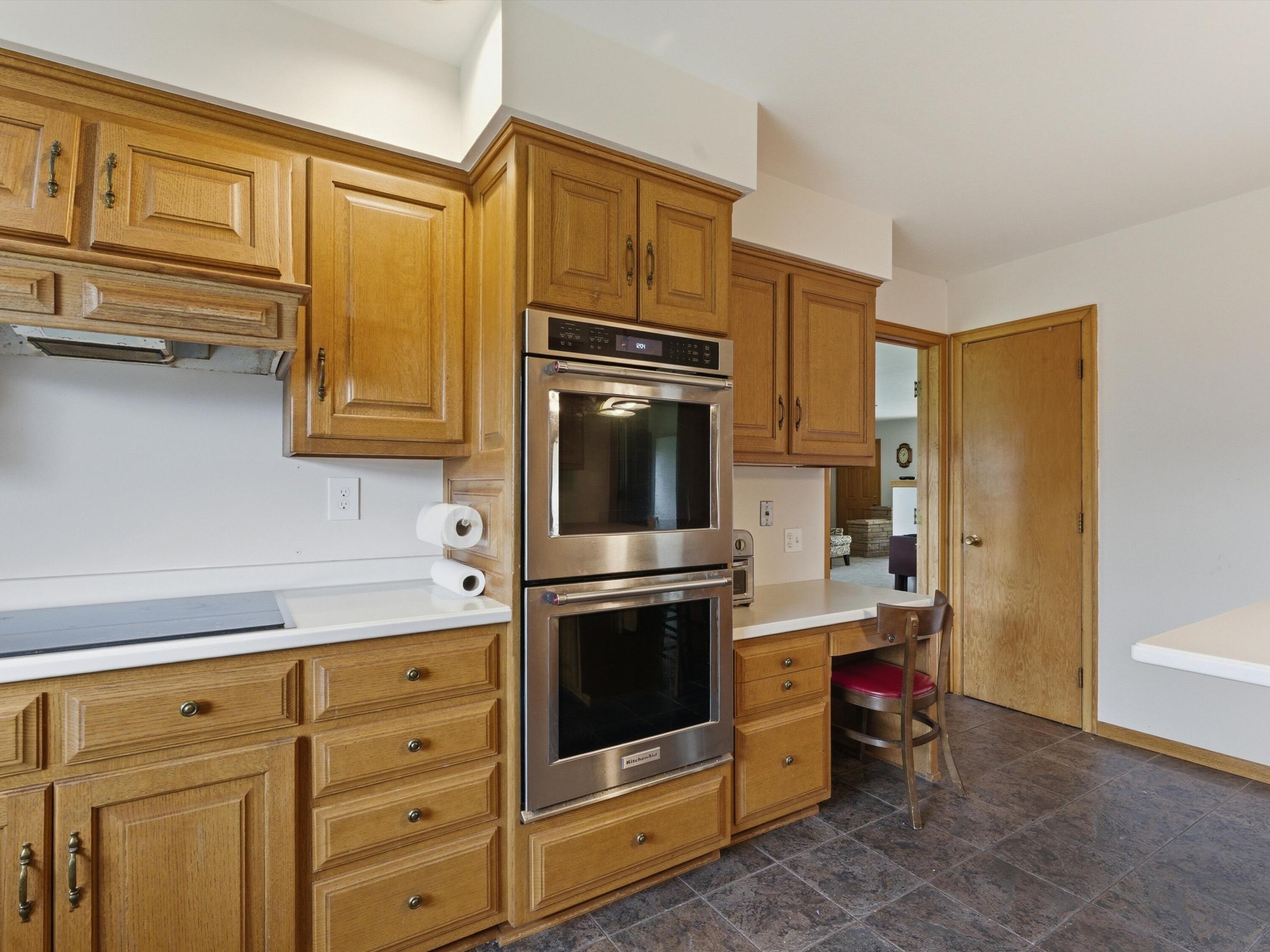 2211 Markham Street Manitowoc, WI 54220 - Photo 12 of 29 14-014_3079661_02361