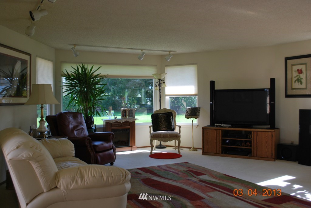 9340 180th Way Southwest Rochester, WA 98579 - Photo 2 of 15