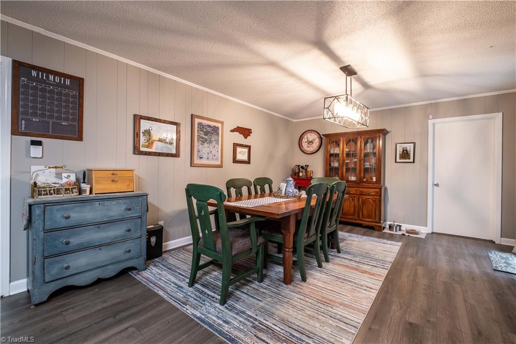 216 Brookwood Drive Elkin, NC 28621 - Photo 6 of 22 Breakfast room