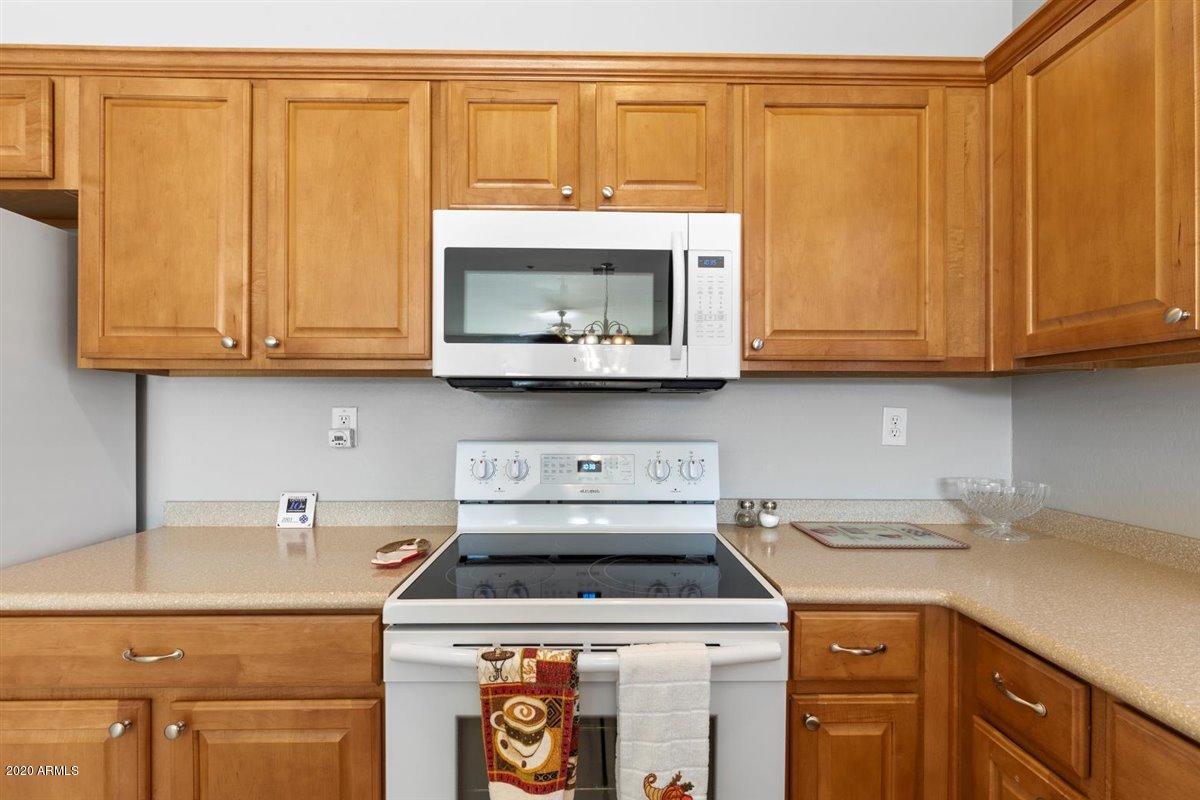 1663 West Morse Drive Anthem, AZ 85086 - Photo 4 of 21 04-Kitchen
