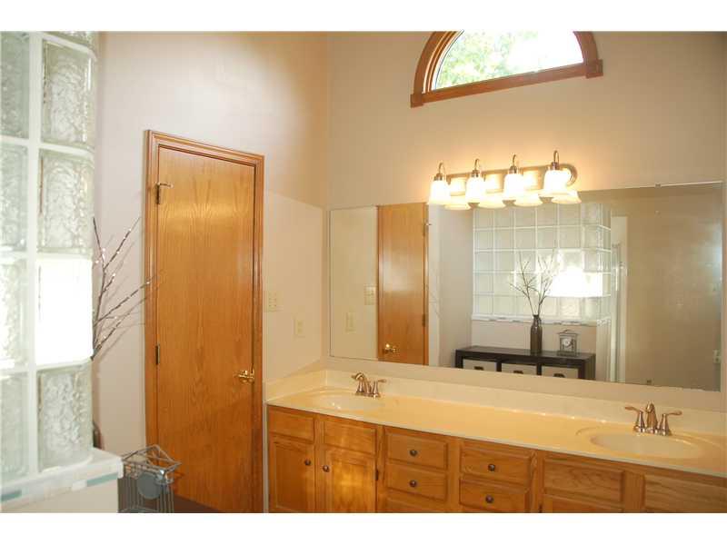 7638 Meadow Ridge Drive Fishers, IN 46038 - Photo 14 of 24 Gallery Image 14
