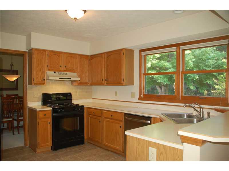 7638 Meadow Ridge Drive Fishers, IN 46038 - Photo 10 of 24 Gallery Image 10