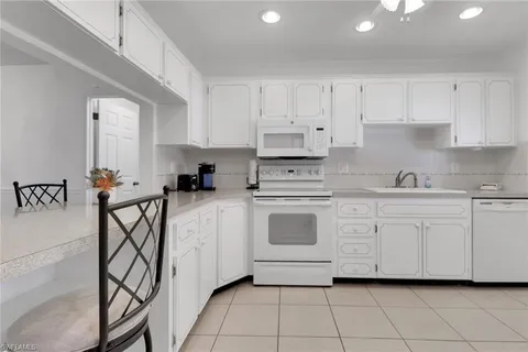 $200,000 | 7032 Cedarhurst Drive, Fort Myers, FL 33919