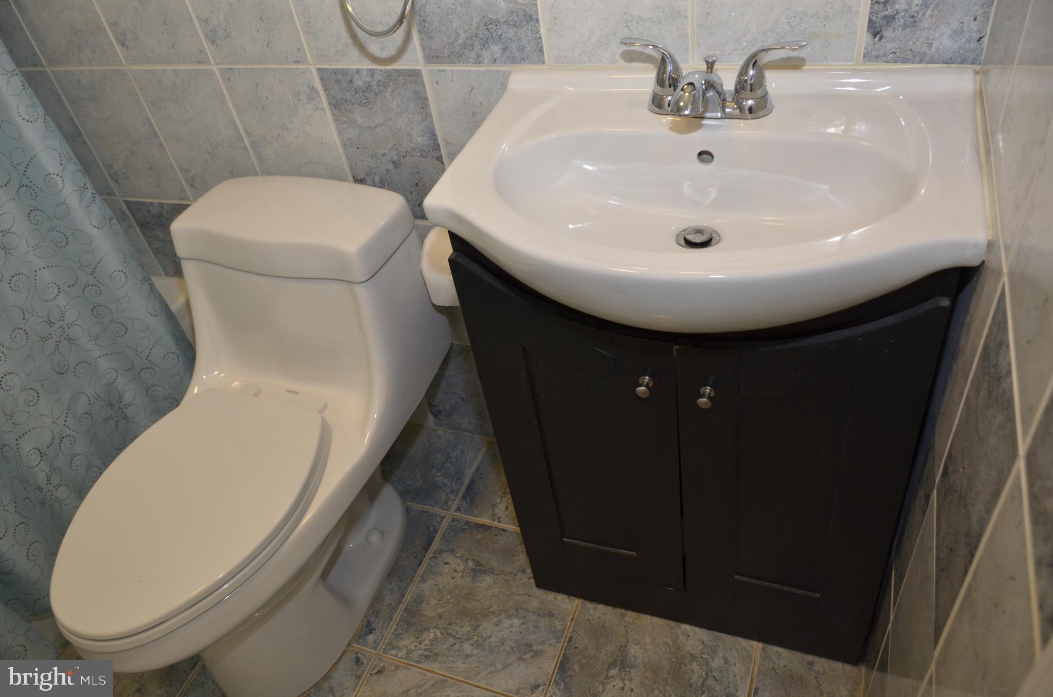 1245 Cushmore Road Southampton, PA 18966 - Photo 13 of 36 Main Bathroom