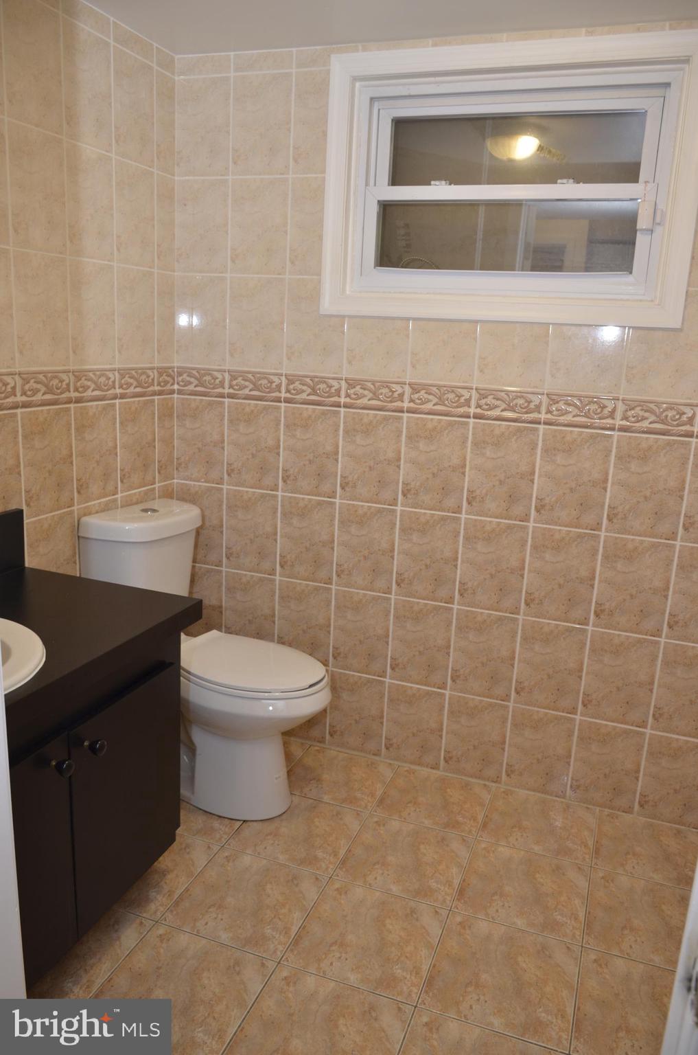 1245 Cushmore Road Southampton, PA 18966 - Photo 21 of 36 Powder Room - Lower Level