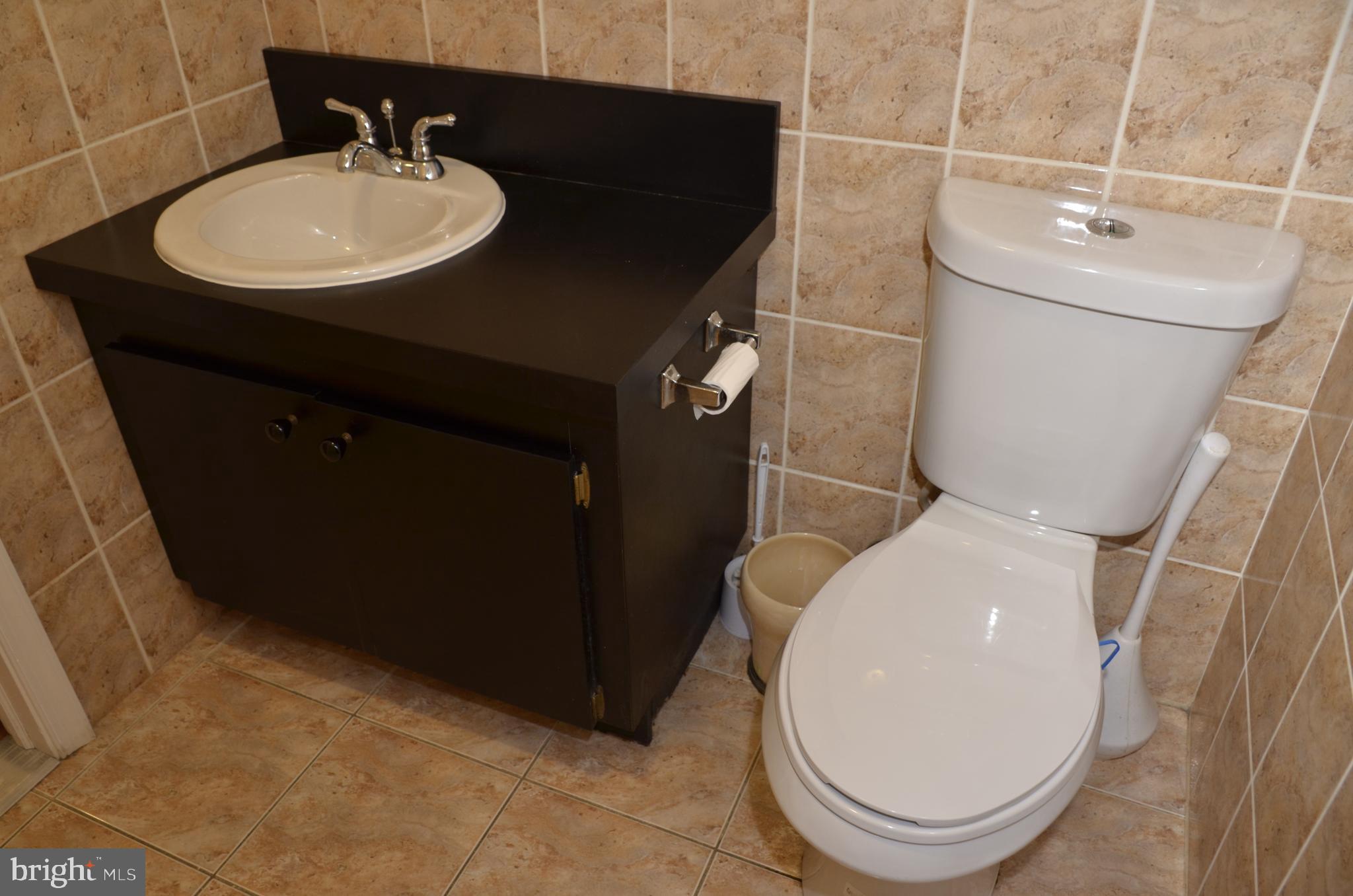 1245 Cushmore Road Southampton, PA 18966 - Photo 22 of 36 Powder Room - Lower Level