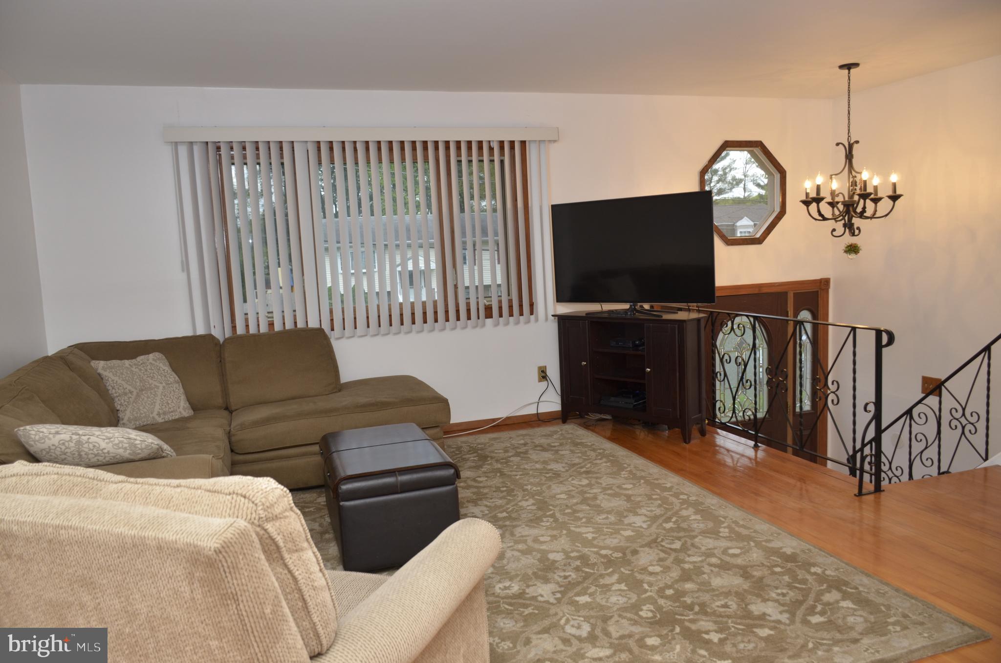 1245 Cushmore Road Southampton, PA 18966 - Photo 7 of 36 Living Room