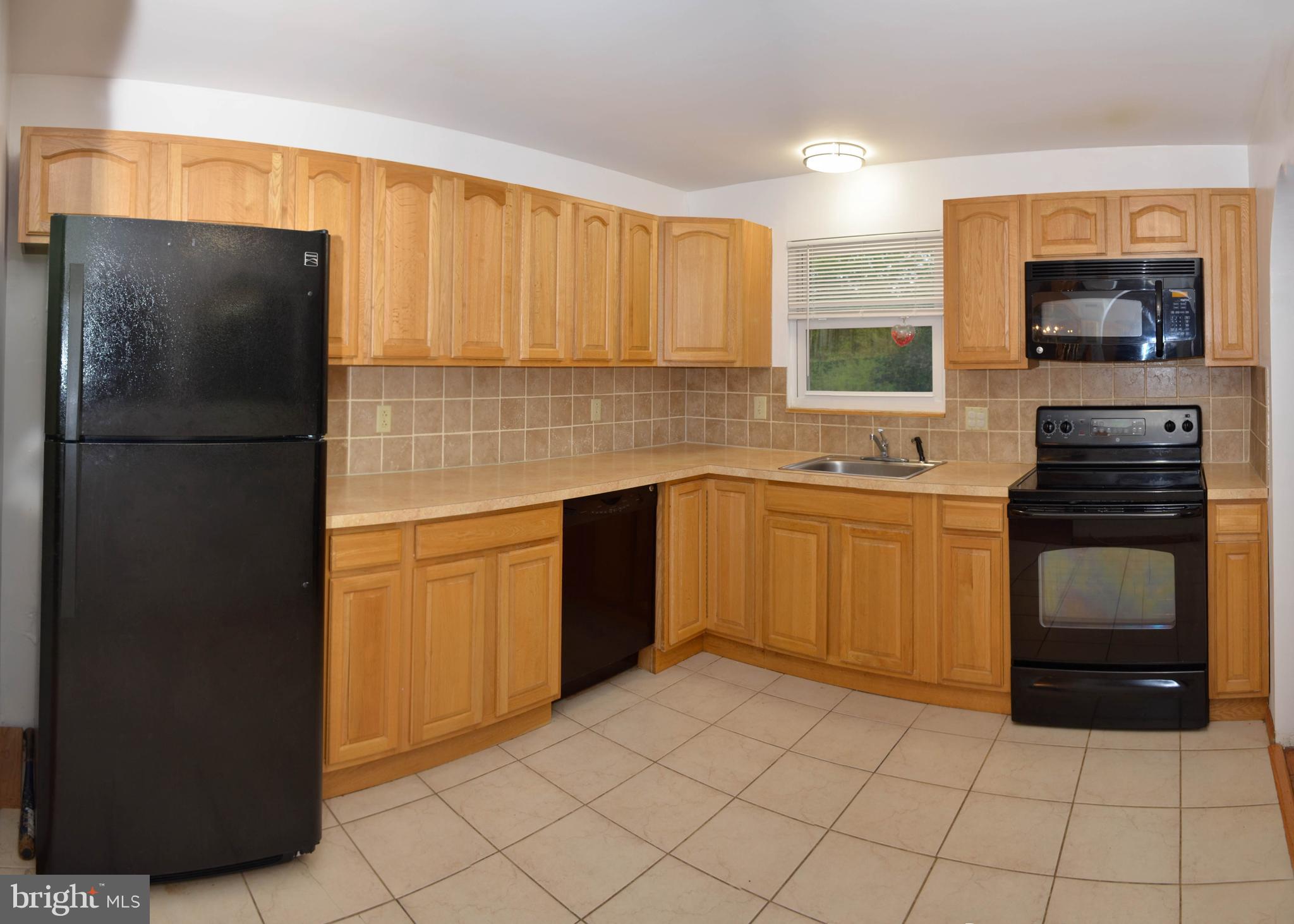 1245 Cushmore Road Southampton, PA 18966 - Photo 9 of 36 Kitchen