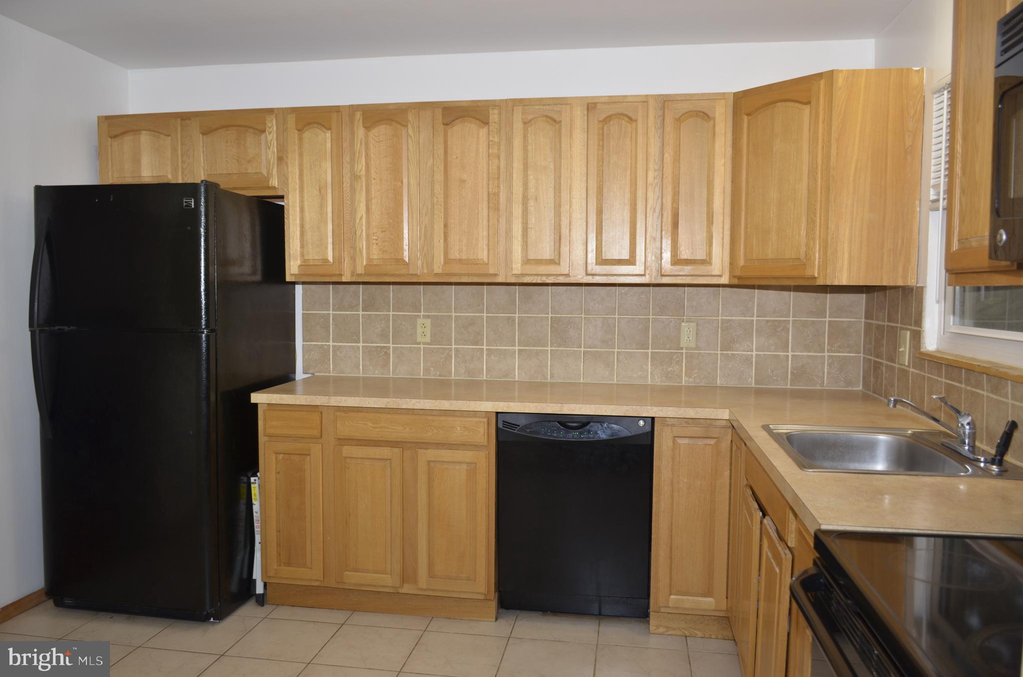 1245 Cushmore Road Southampton, PA 18966 - Photo 10 of 36 Kitchen