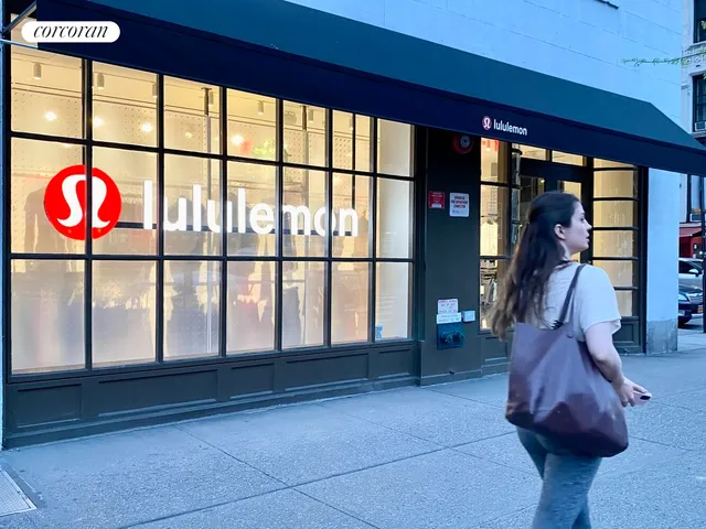 a view of building with an outdoor space