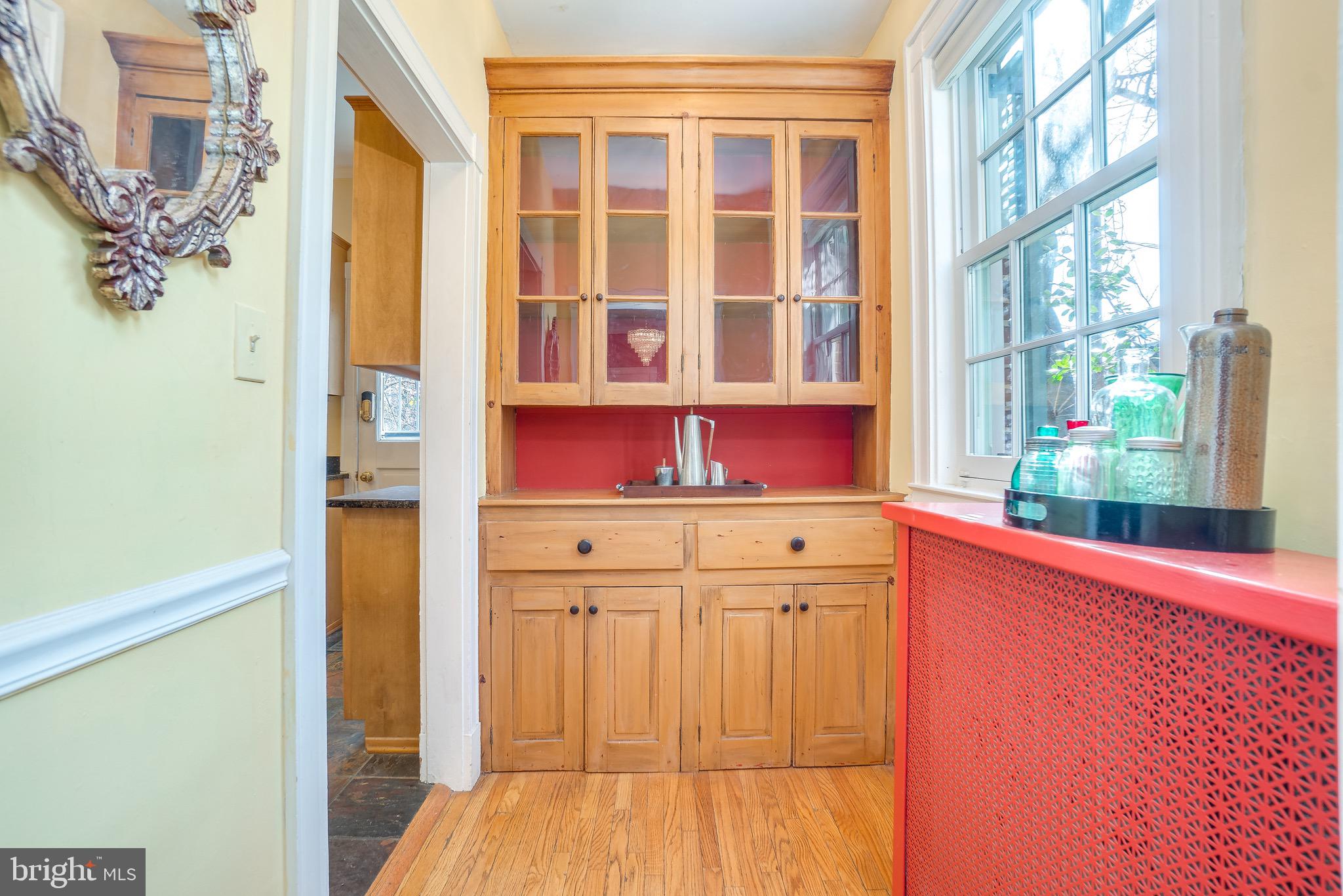 3519 Newland Road Baltimore, MD 21218 - Photo 14 of 44 Butlers pantry