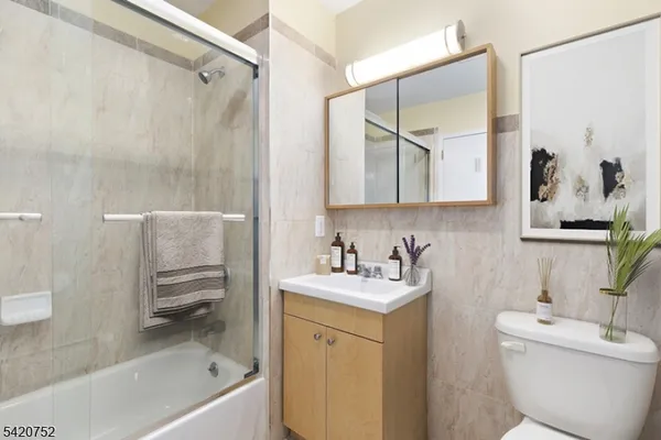 $2,450 | 520 Belleville Avenue, Unit N215, Belleville, NJ 07109