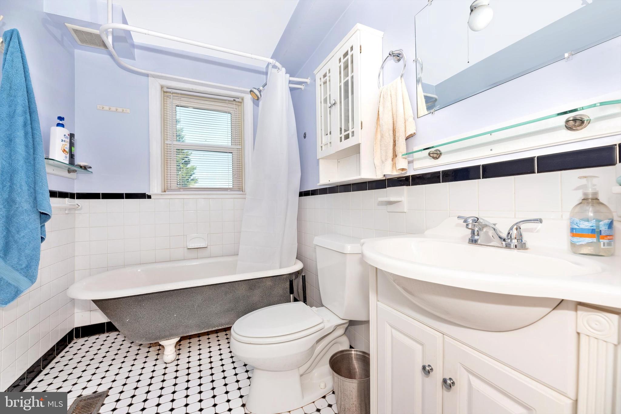 1 East D Street Brunswick, MD 21716 - Photo 34 of 85 Bathroom