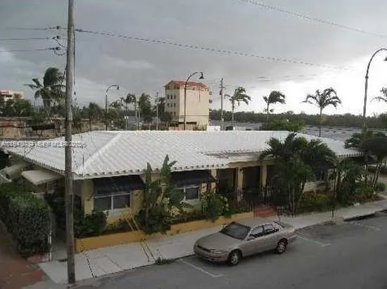 $1,650 | 330 Coolidge Street, Unit 2, Hollywood, FL 33019