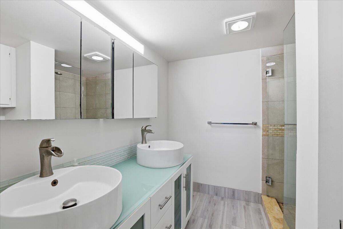 16 Royal Palm Way, Unit 205 Boca Raton, FL 33432 - Photo 20 of 52 16-8I8A1107