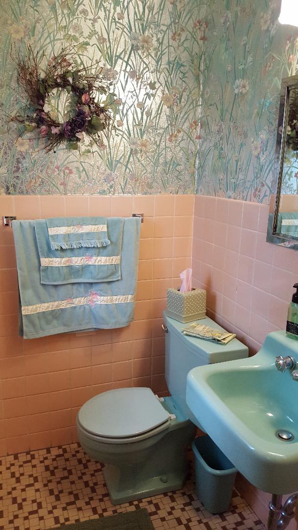 7620 West 25th Street North Riverside, IL 60546 - Photo 32 of 33 a bathroom with a sink toilet and mirror