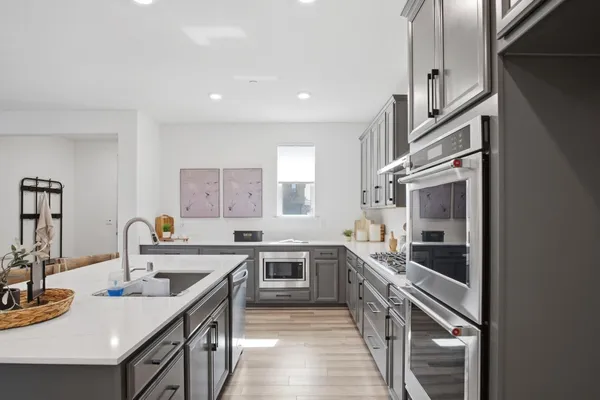$699,999 | 1703 West Woodward Avenue, Manteca, CA 95337