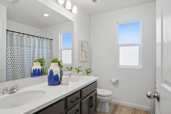 $699,999 | 1703 West Woodward Avenue, Manteca, CA 95337