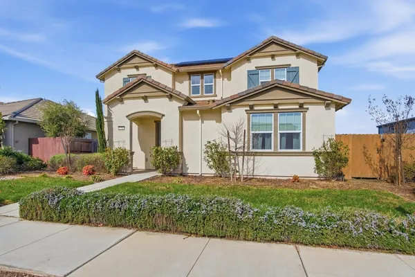$699,999 | 1703 West Woodward Avenue, Manteca, CA 95337