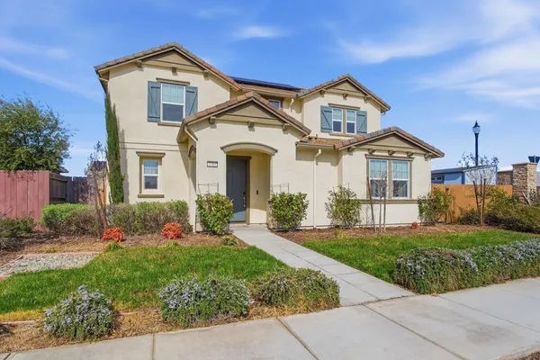 $699,999 | 1703 West Woodward Avenue, Manteca, CA 95337