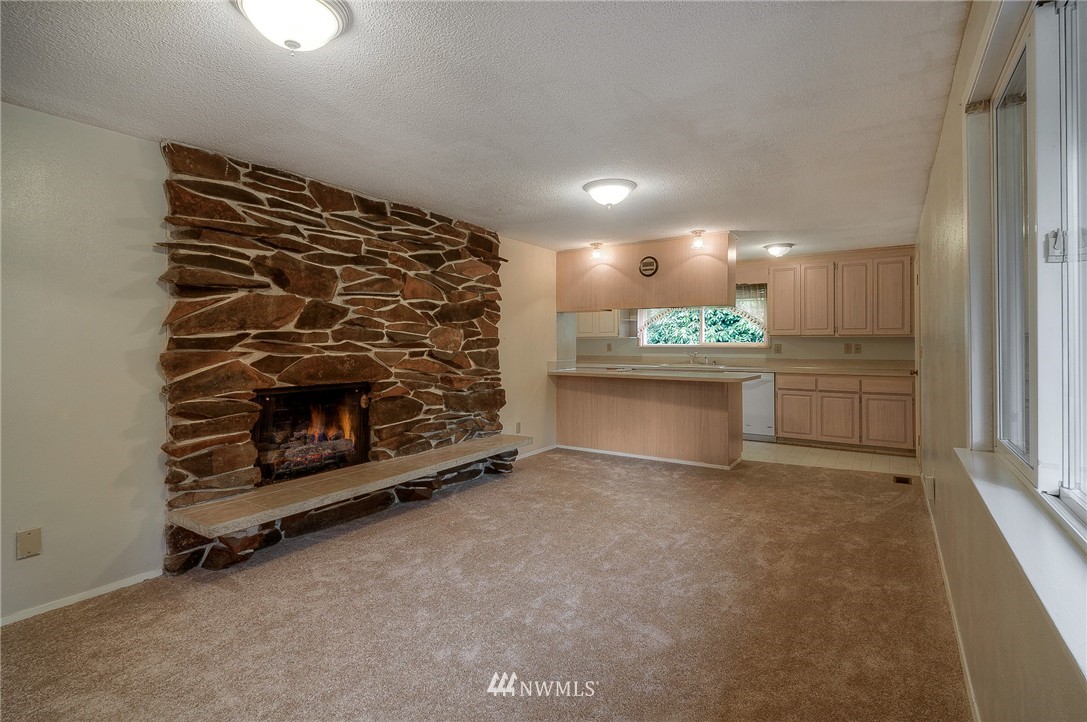 9043 Ridgeview Circle West University Place, WA 98466 - Photo 4 of 12 Gallery Image 4