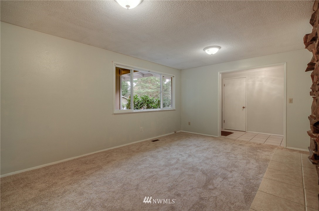 9043 Ridgeview Circle West University Place, WA 98466 - Photo 5 of 12 Gallery Image 5