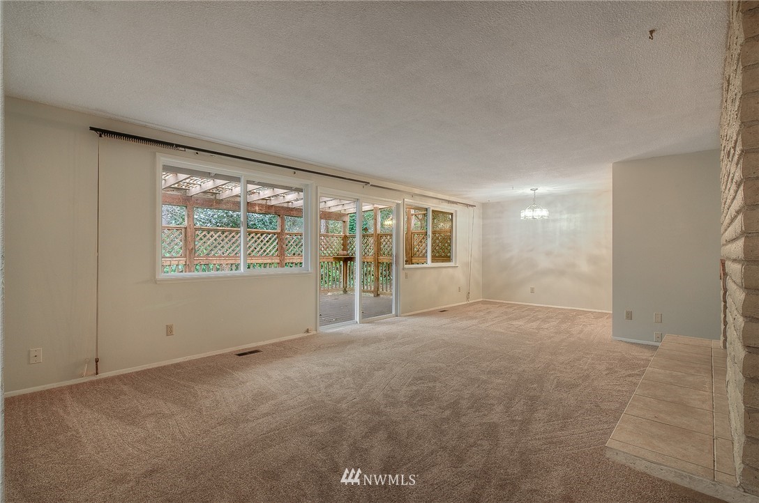 9043 Ridgeview Circle West University Place, WA 98466 - Photo 6 of 12 Gallery Image 6