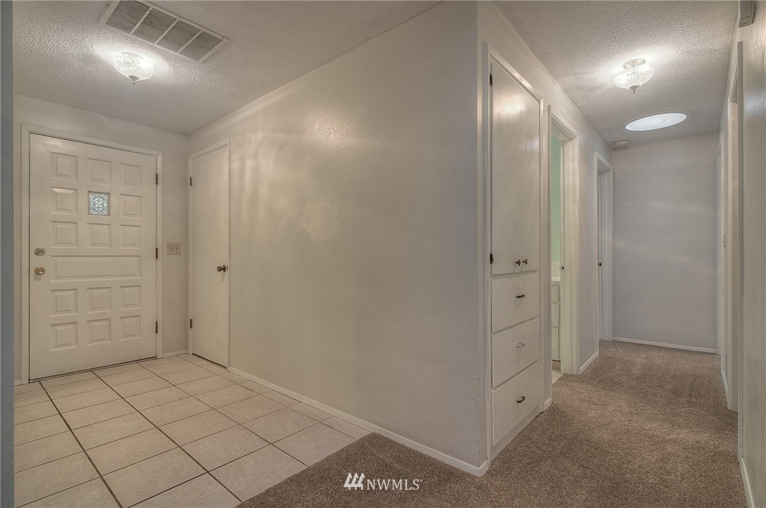9043 Ridgeview Circle West University Place, WA 98466 - Photo 9 of 12 Gallery Image 9