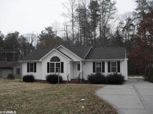 126 Apache Road Tappahannock, VA 22560 - Photo 1 of 5 Exterior Front