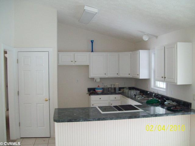 126 Apache Road Tappahannock, VA 22560 - Photo 2 of 5 Kitchen