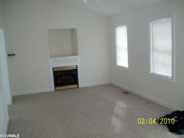 126 Apache Road Tappahannock, VA 22560 - Photo 4 of 5 Living Room