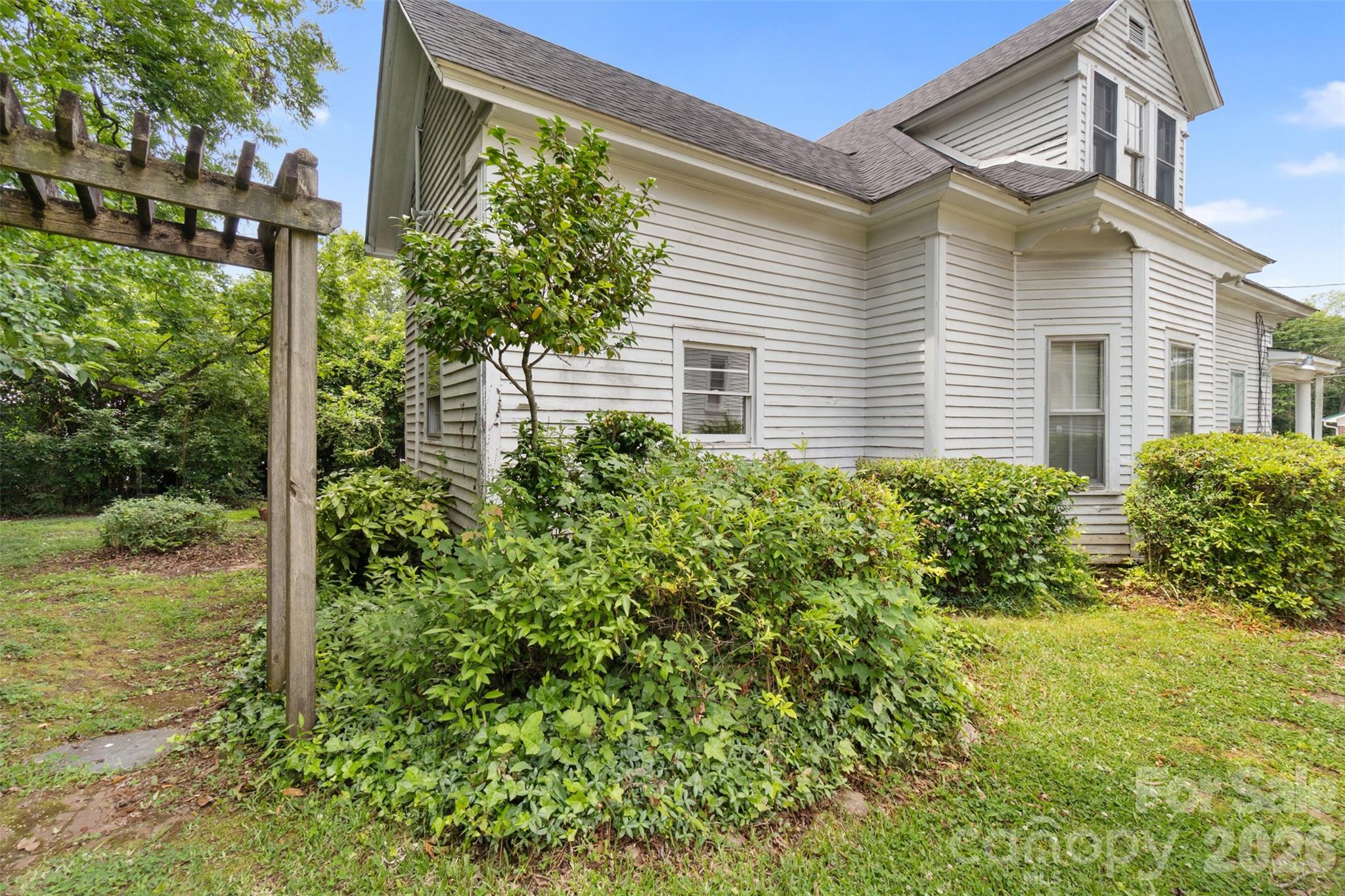 215 South Rutherford Street Wadesboro, NC 28170 - Photo 3 of 31