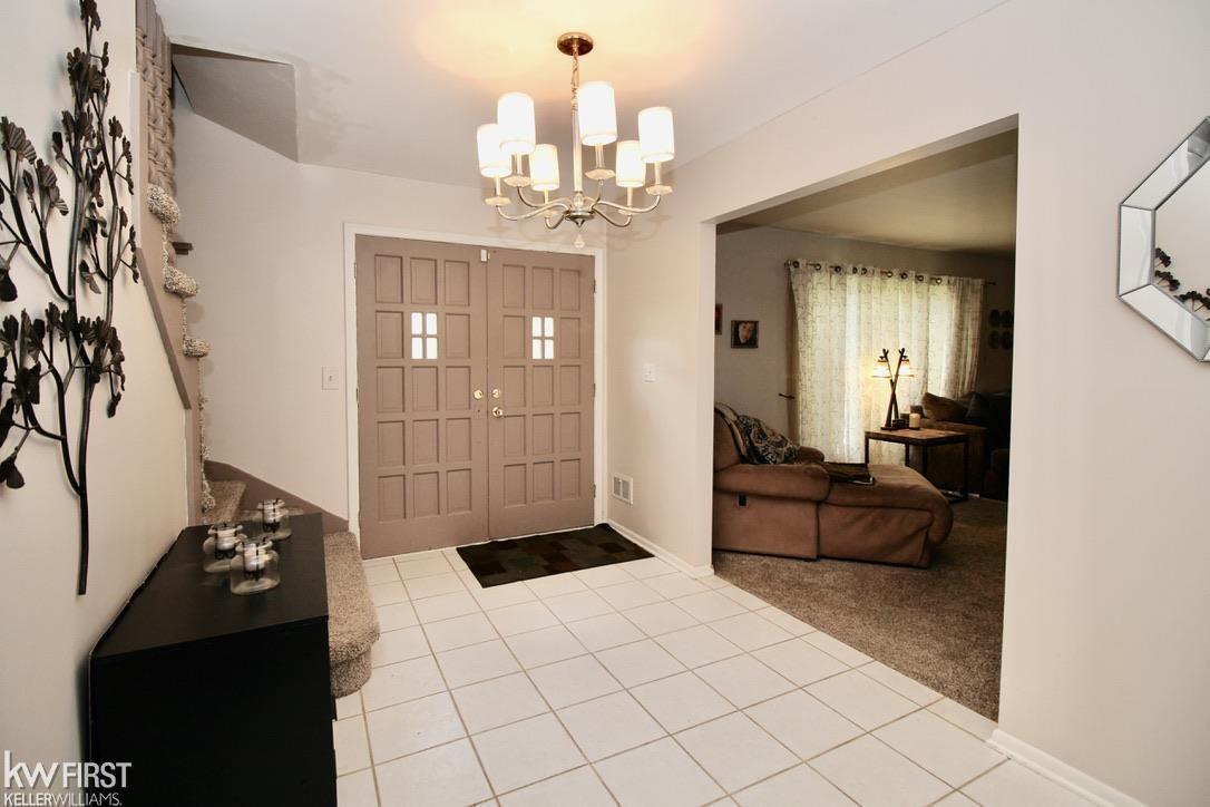 6302 Rustic Ridge Trail Grand Blanc, MI 48439 - Photo 7 of 36 50048978-7.JPG