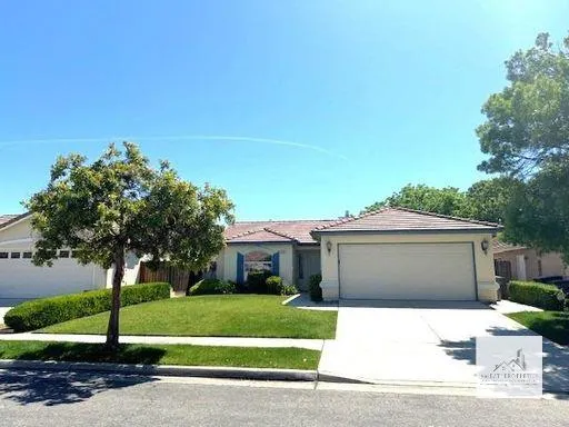 $2,495 | 7440 North Mansionette Drive, Fresno, CA 93720
