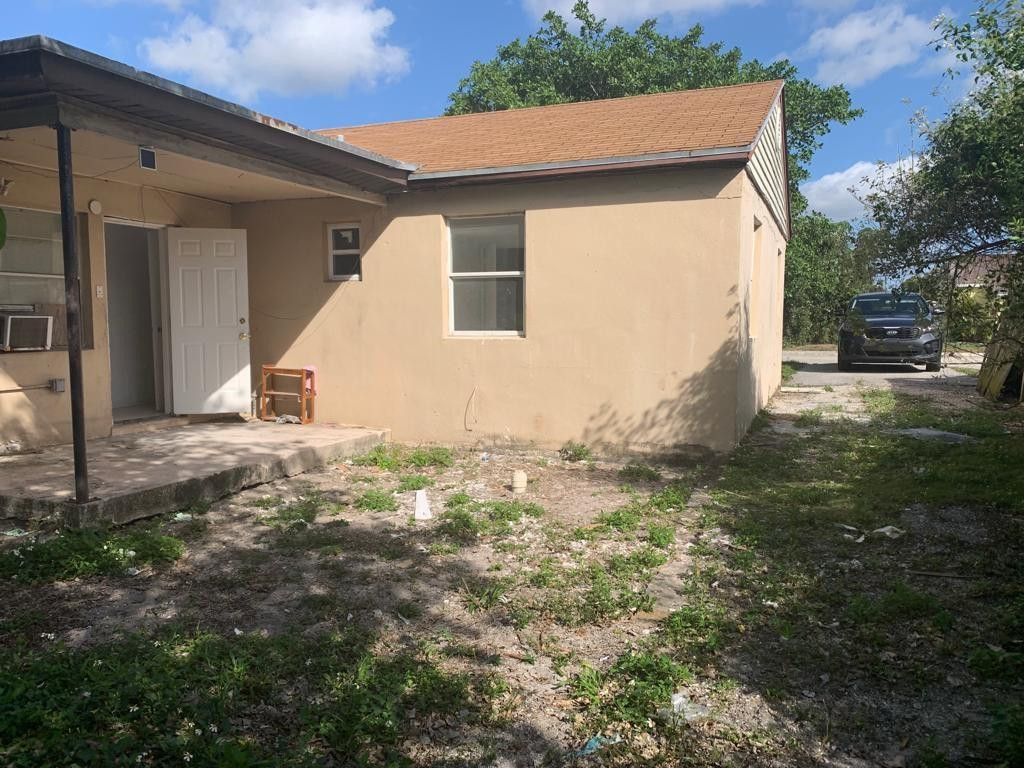 657 West 4th Street Riviera Beach, FL 33404 - Photo 9 of 14 Photo 9