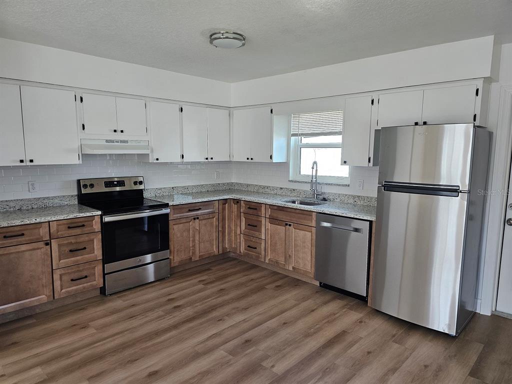 175 174th Terrace East, Unit 2 Redington Shores, FL 33708 - Photo 5 of 24