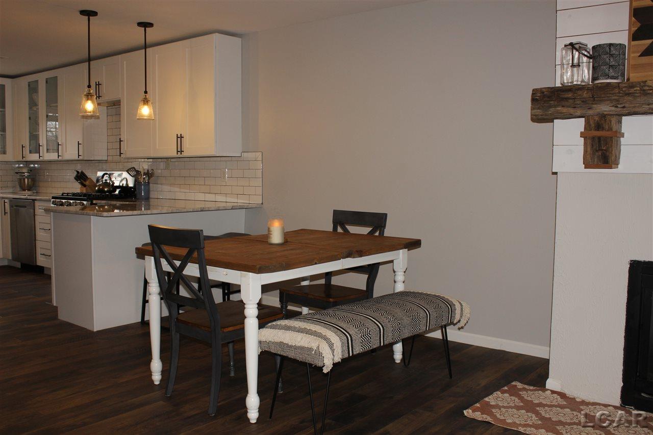 16988 Farmington Road Livonia, MI 48154 - Photo 8 of 23 31375175-7.JPG