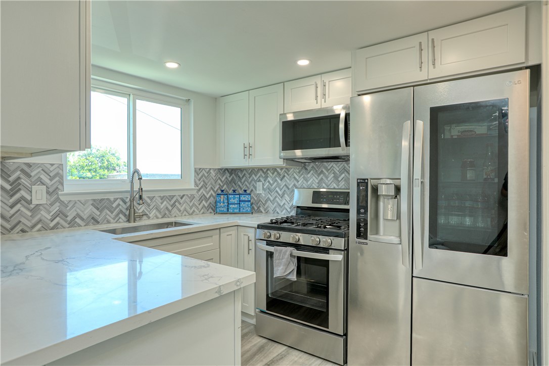 1663 Ramona Avenue Grover Beach, CA 93433 - Photo 2 of 28 Kitchen