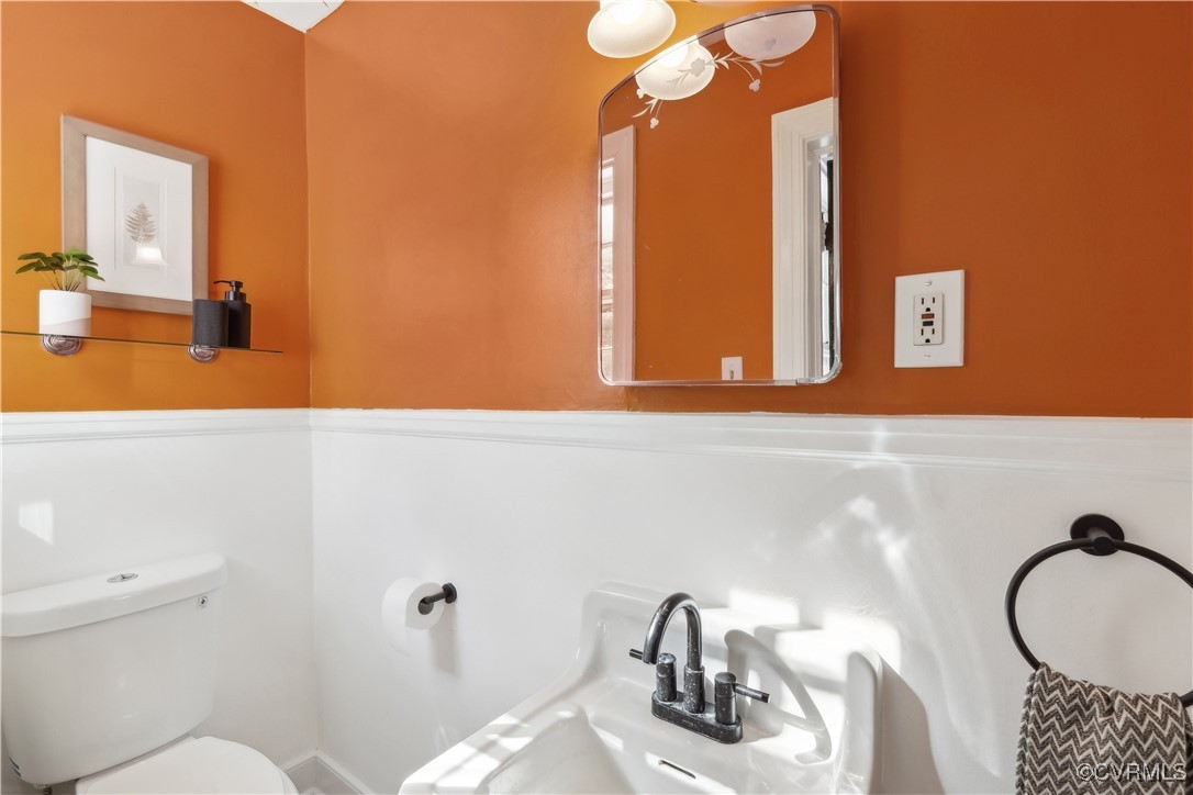 7501 Glebe Road Henrico, VA 23229 - Photo 11 of 19 En Suite Full Bath