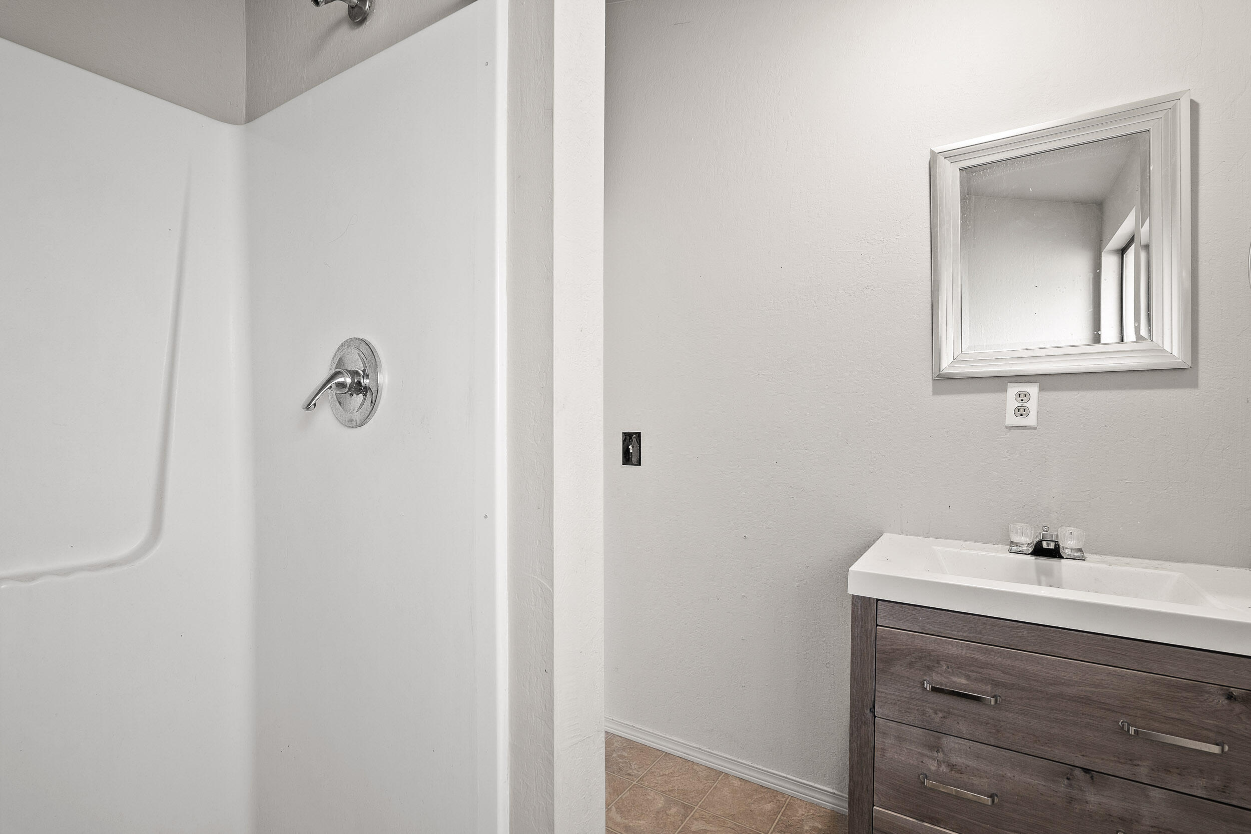 2781 Upper River Road Grants Pass, OR 97526 - Photo 37 of 53 a bathroom with a sink and mirror