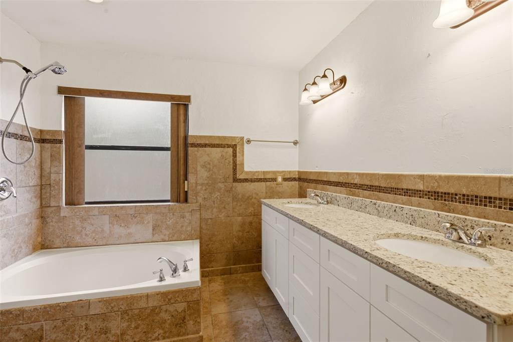 205 Angeles Road DeBary, FL 32713 - Photo 13 of 33