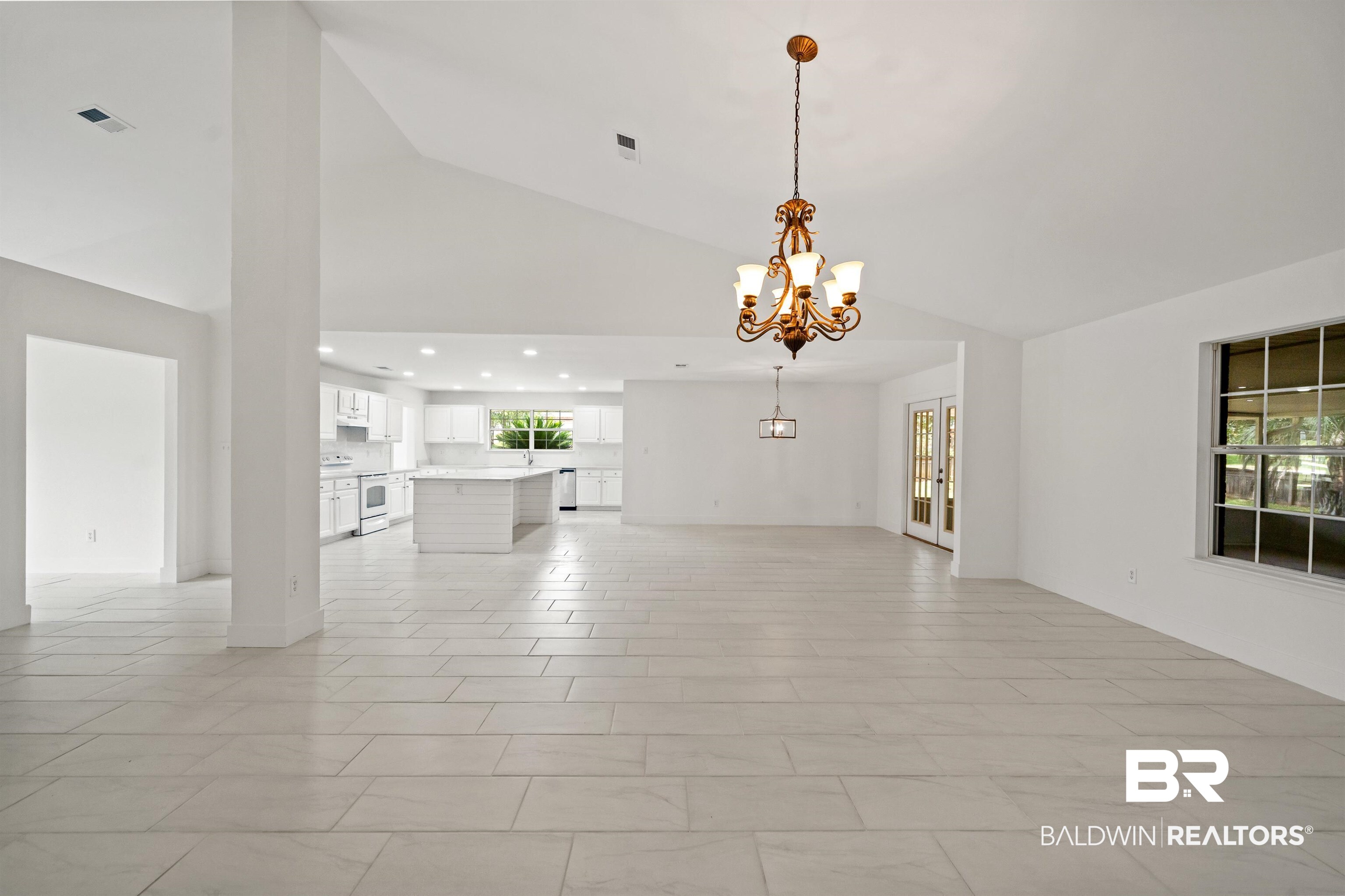 16362 Hamlet Lane Foley, AL 36535 - Photo 10 of 46 Living area