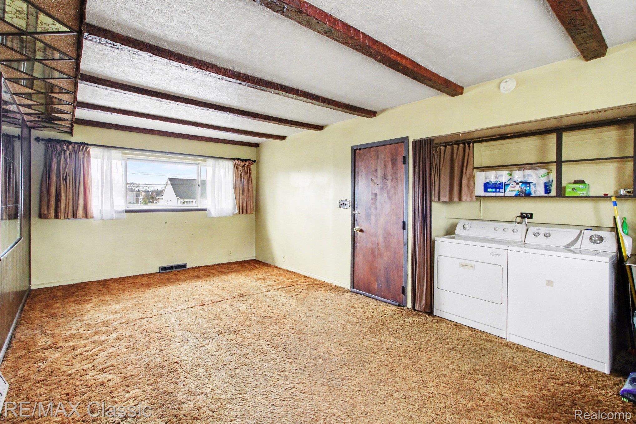 1076 Benstein Road Walled Lake, MI 48390 - Photo 9 of 27 file_5366.jpg