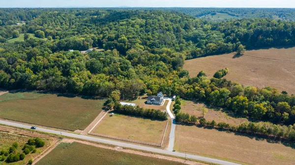 $1,099,999 | 230 McDeal Road, Fayetteville, TN 37334