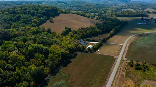 $1,099,999 | 230 McDeal Road, Fayetteville, TN 37334