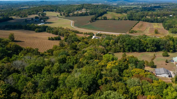 $1,099,999 | 230 McDeal Road, Fayetteville, TN 37334