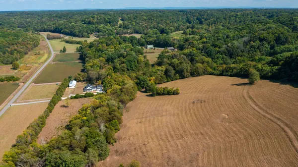 $1,099,999 | 230 McDeal Road, Fayetteville, TN 37334