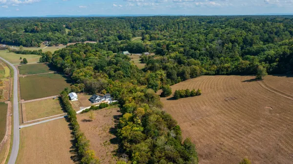 $1,099,999 | 230 McDeal Road, Fayetteville, TN 37334