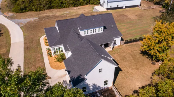 $1,099,999 | 230 McDeal Road, Fayetteville, TN 37334