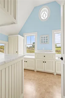 $6,750,000 | 1596 West Side Road, Block Island, RI 02807